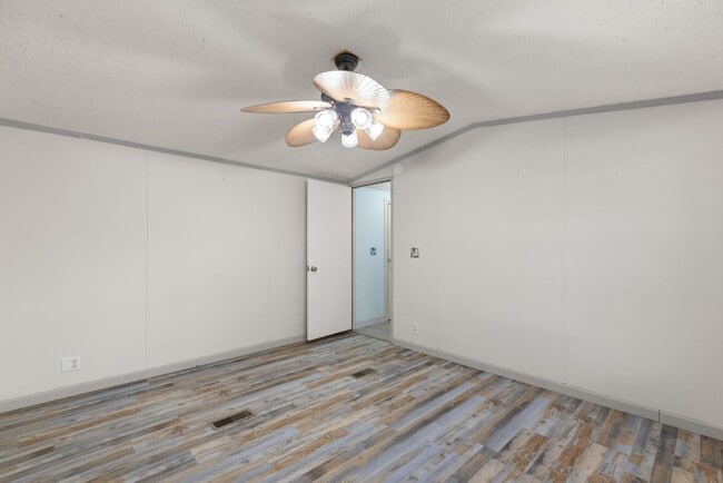 Building Photo - Peaceful Coastal Living Close to the Beach!