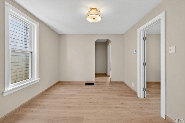 Building Photo - 423 Wendell Terrace