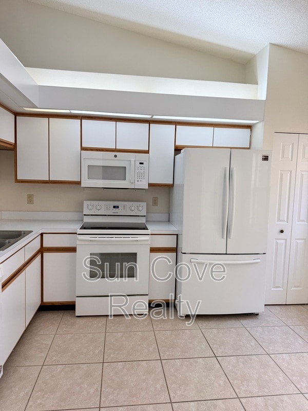 Building Photo - 5215 Lochmead Terrace