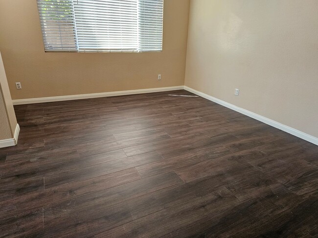 Building Photo - Wonderful Paseo Del Sol 5 Bedroom Home