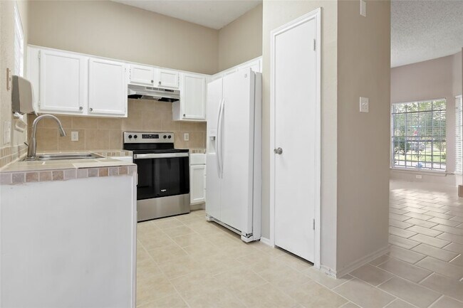 Building Photo - 3479 Rockrill Dr