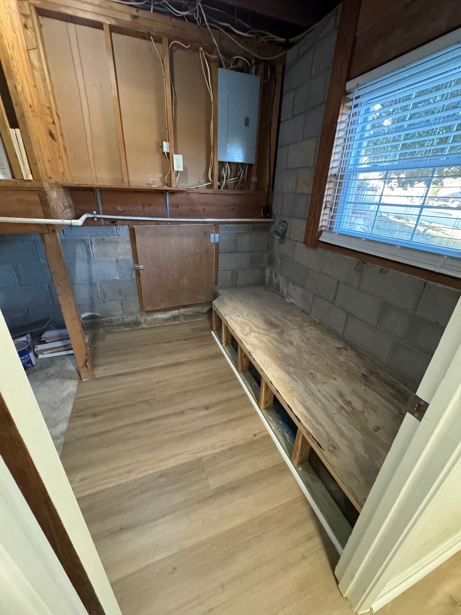 Building Photo - 114 Woodglen Dr