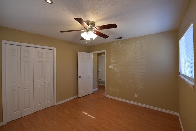 Building Photo - 106 Rawhide Trail