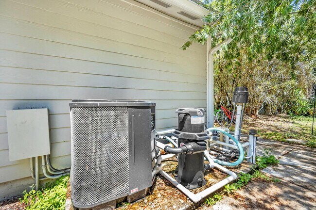 Building Photo - 12935 51st Ct N