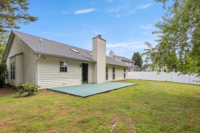 Building Photo - 375 Glensprings Dr