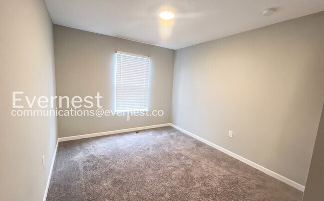 Building Photo - 3 Bed, 3 Bath Home with Garage / Available Now!