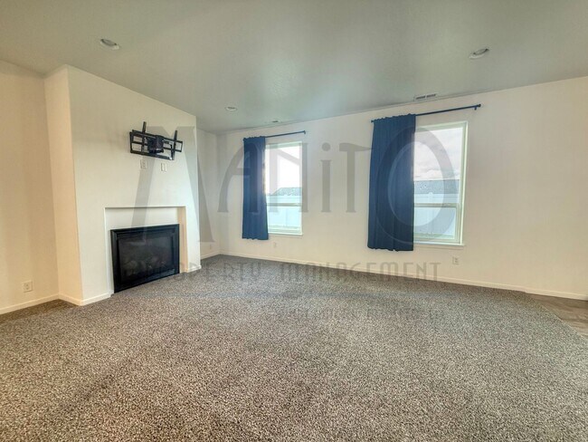 Building Photo - Spacious Airway Heights Home