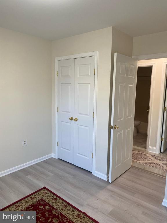 Building Photo - 9470 Scarlet Oak Dr