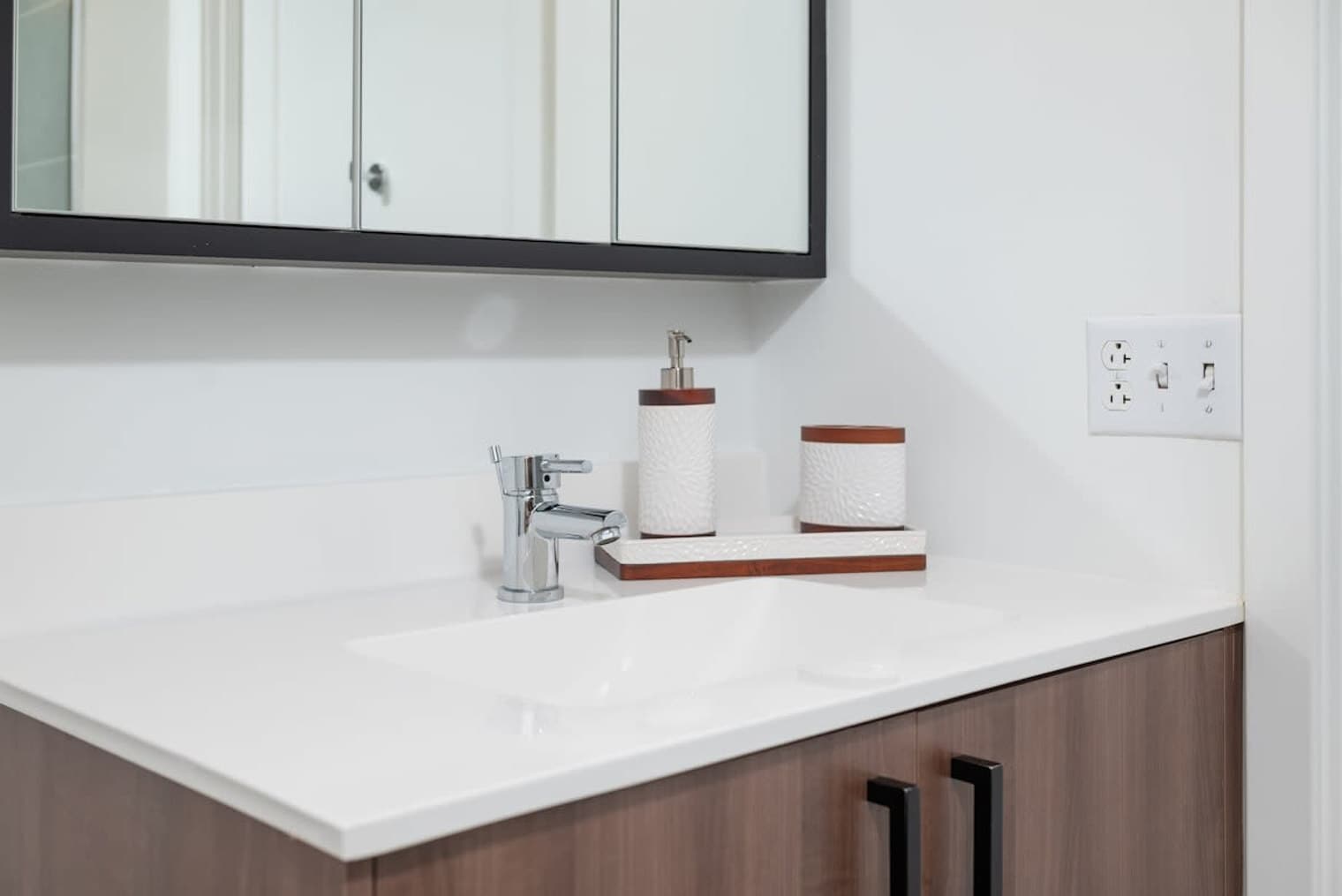 Building Photo - 425 Massachusetts Ave