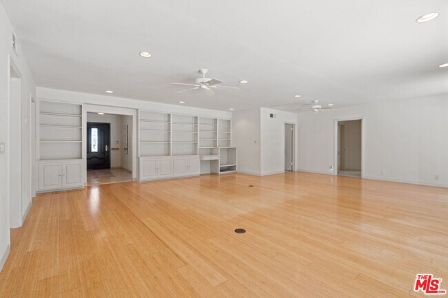 Building Photo - 4315 Clybourn Ave