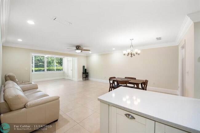 Building Photo - 2561 S Ocean Blvd