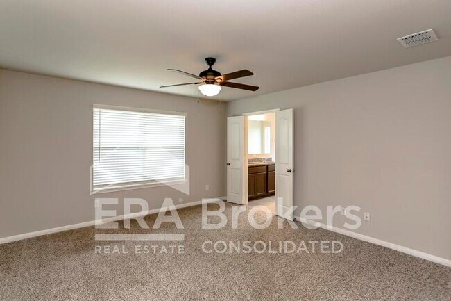 Building Photo - 2072 Dade Loop