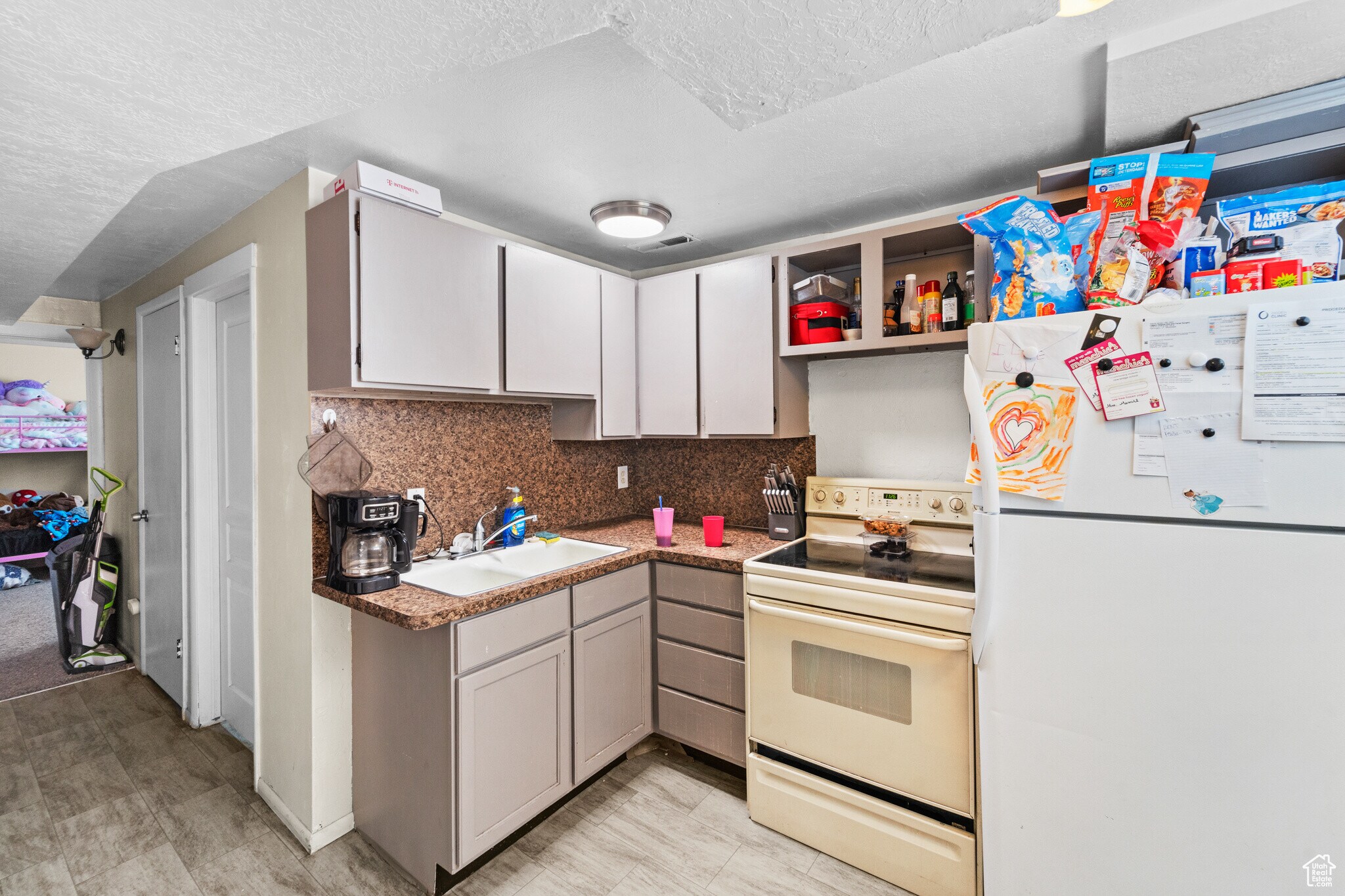 Building Photo - 2324 Quincy Ave