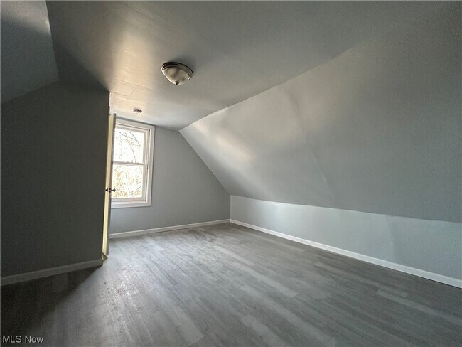 Building Photo - 11702 Brookfield Ave