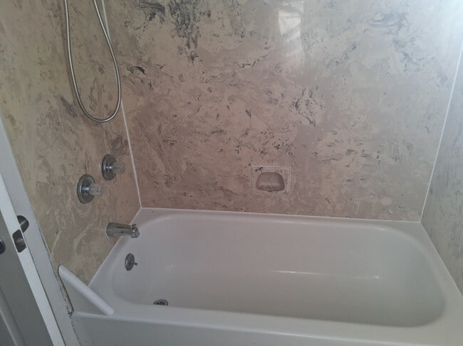 Building Photo - 322 Canal Rd