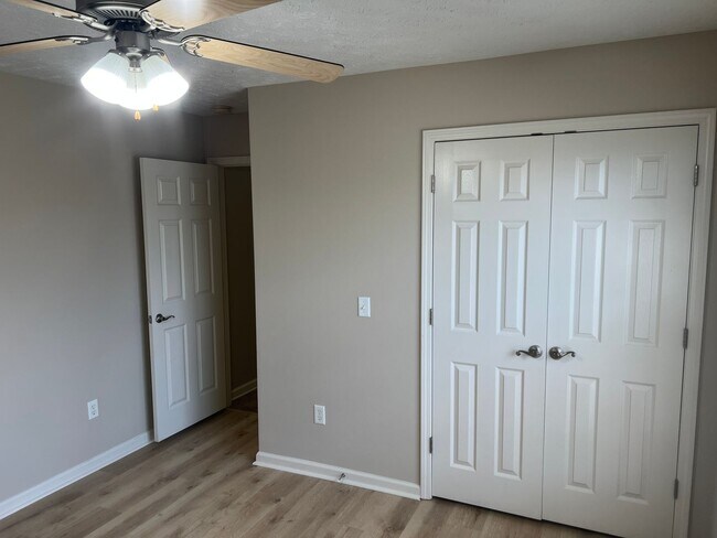 Building Photo - Charming 3 Bed 2 Bath Home