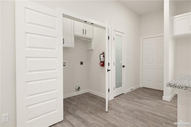 Building Photo - 1321 Joscelyn Dr