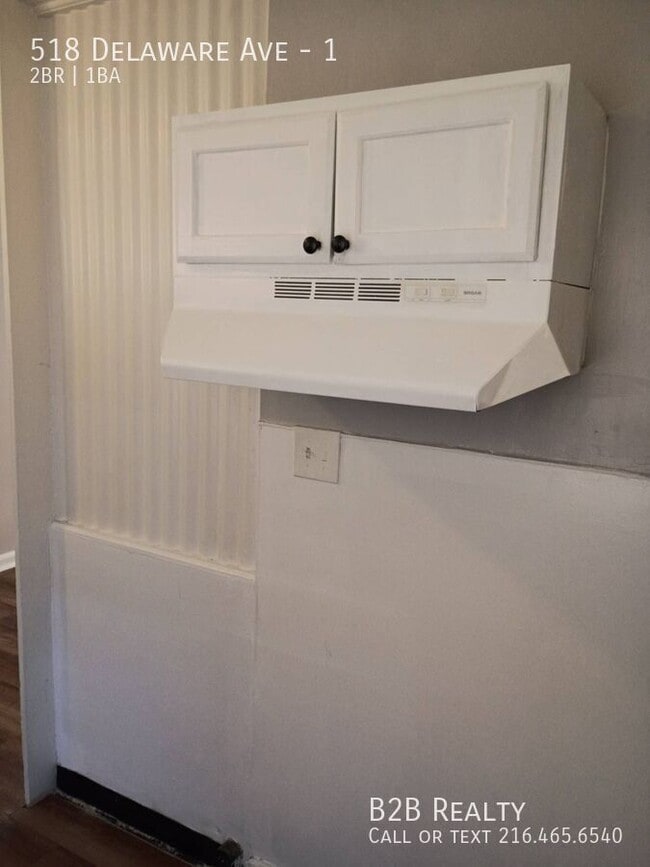 Building Photo - 518 Delaware Ave