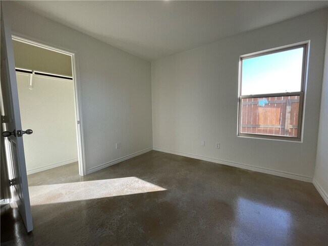 Building Photo - 2404 Duntov Dr