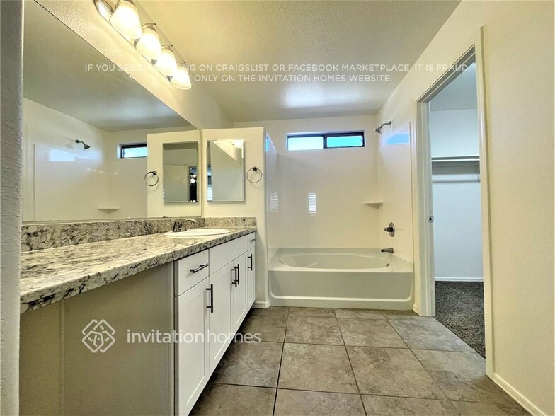 Building Photo - 1576 E Orchid Ct
