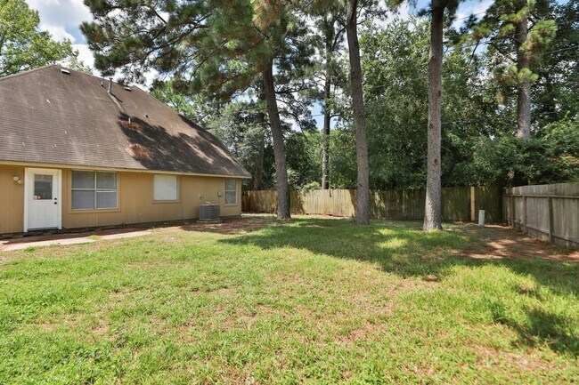 Building Photo - 17326 Harmony Hill Dr