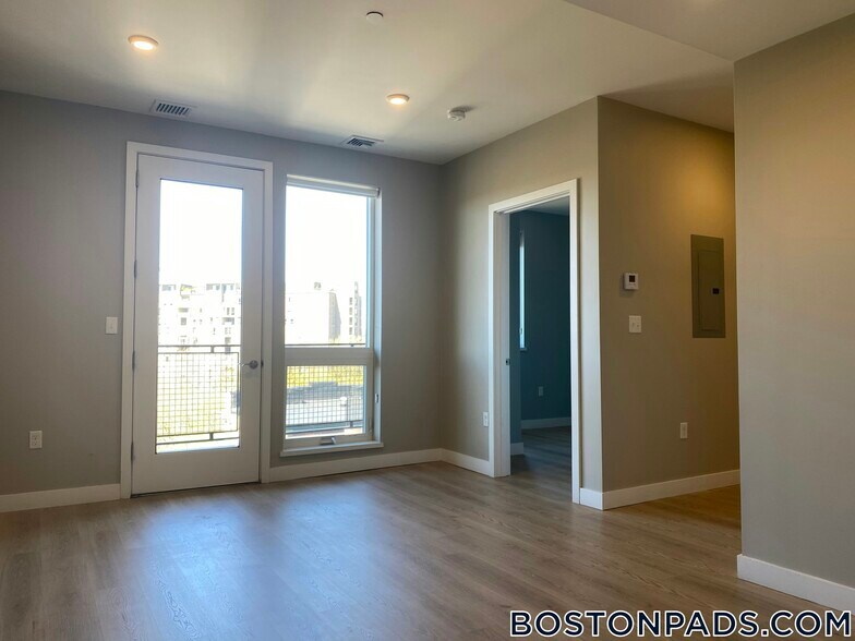 Building Photo - 35 S Huntington Ave