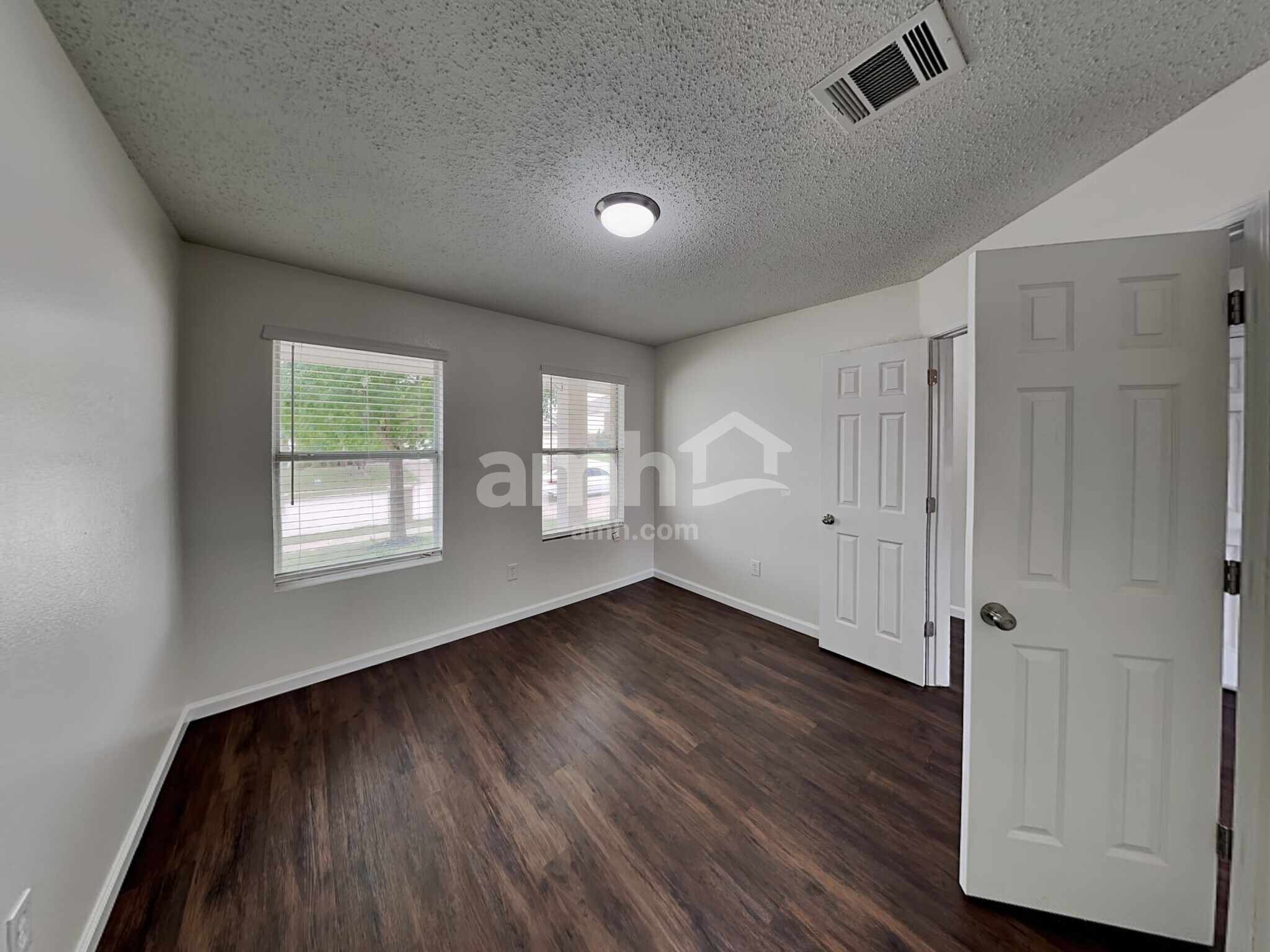 Building Photo - 10413 Woodruff Ct