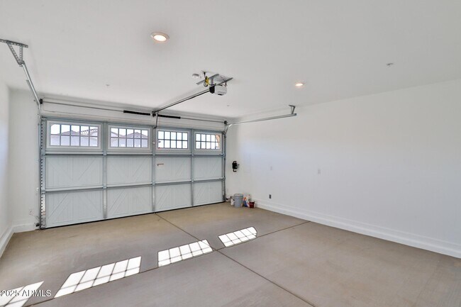 Building Photo - 12546 W Calle De Baca