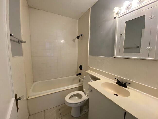 Building Photo - PRE-LEASING