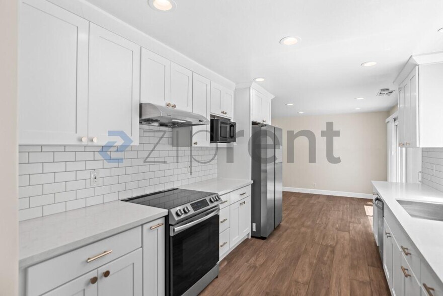Building Photo - Unit