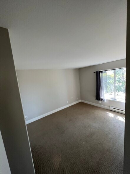 Building Photo - 26 Bayside Ct