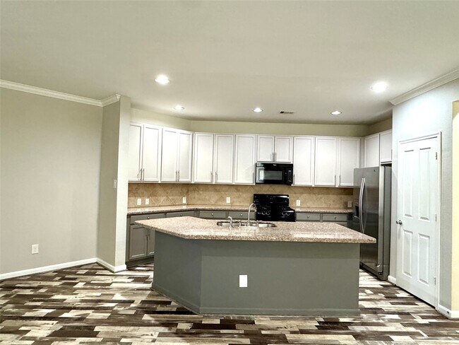 Building Photo - 18627 White Barnwood Ct