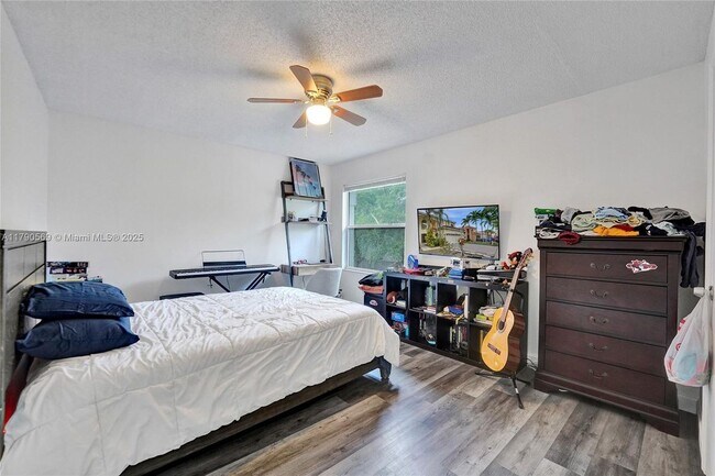 Building Photo - 2508 Cardaman Ave