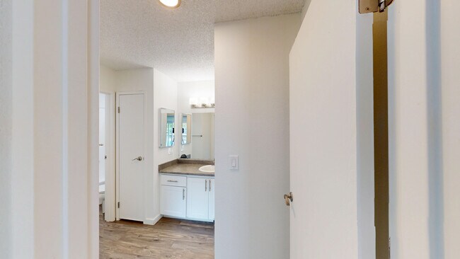 Building Photo - 521 Alameda del Prado