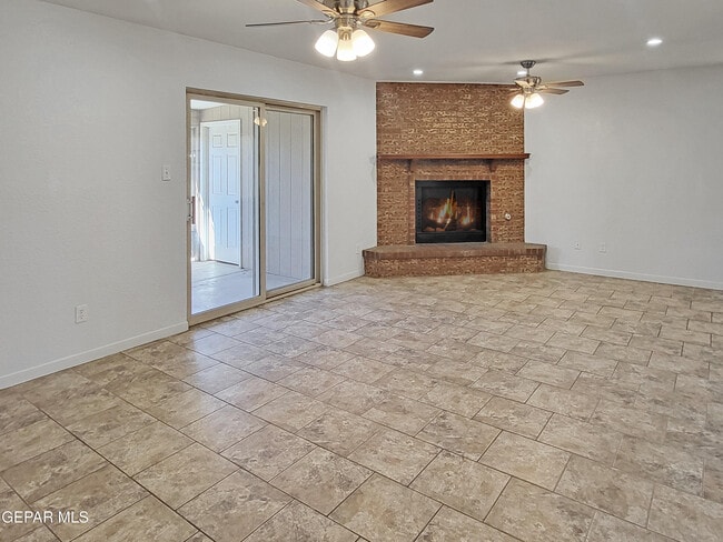 Building Photo - 1001 Shawnee Ln