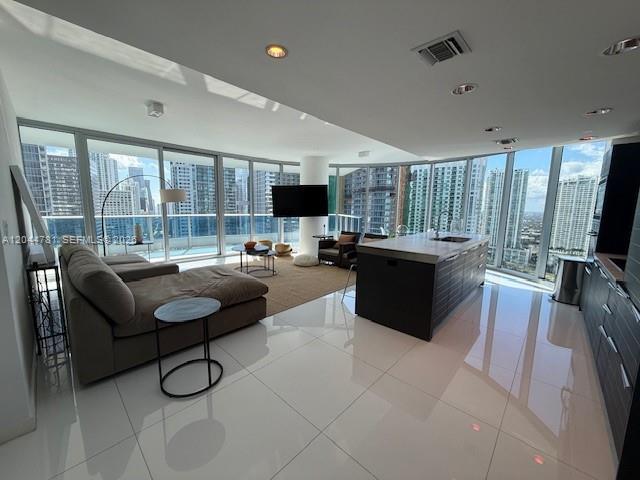 Building Photo - 200 Biscayne Boulevard Way