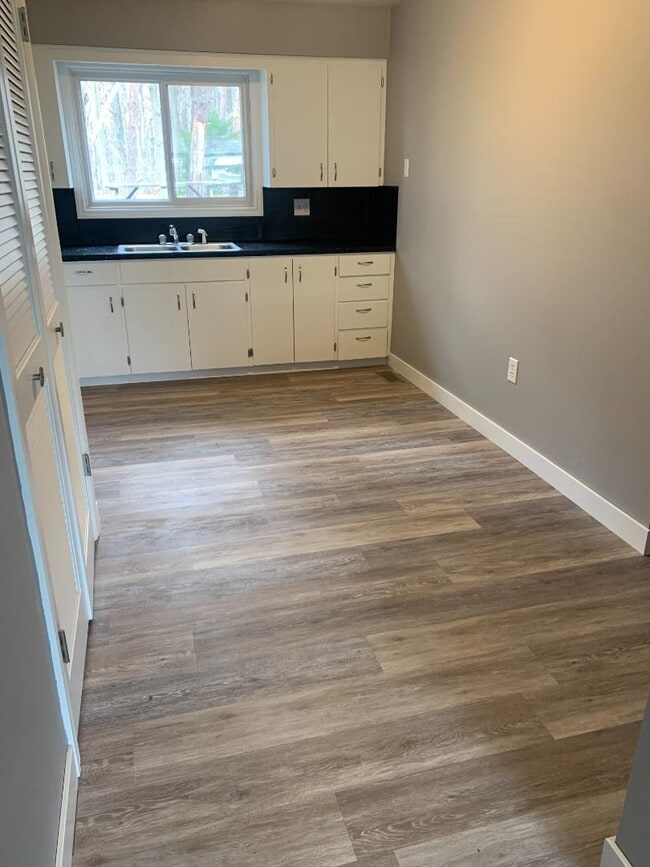 Primary Photo - 855 Butternut Dr