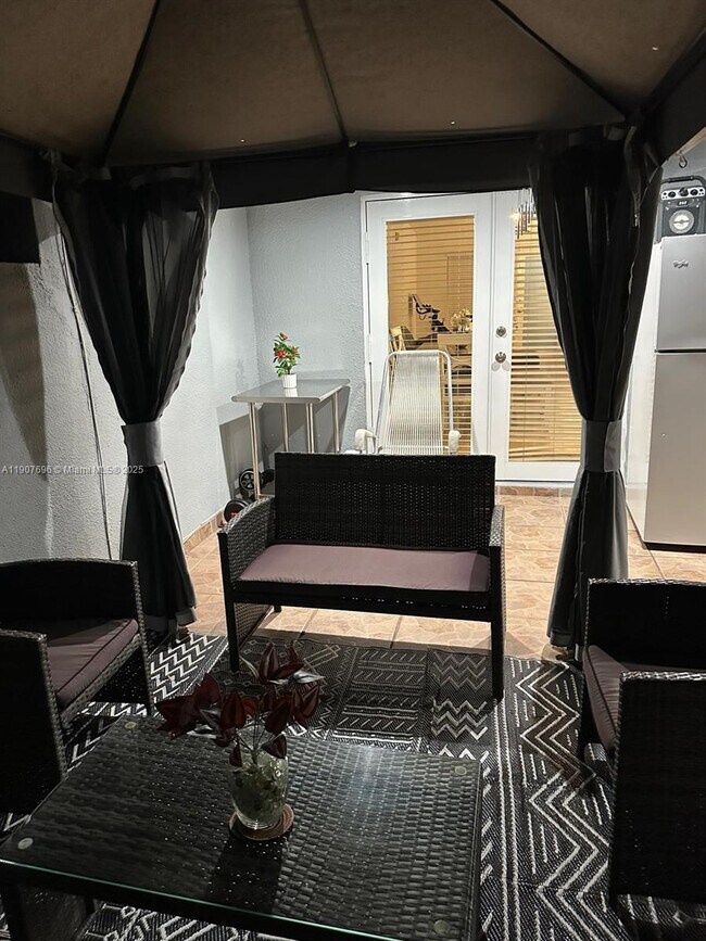 Building Photo - 15304 SW 81st Ln