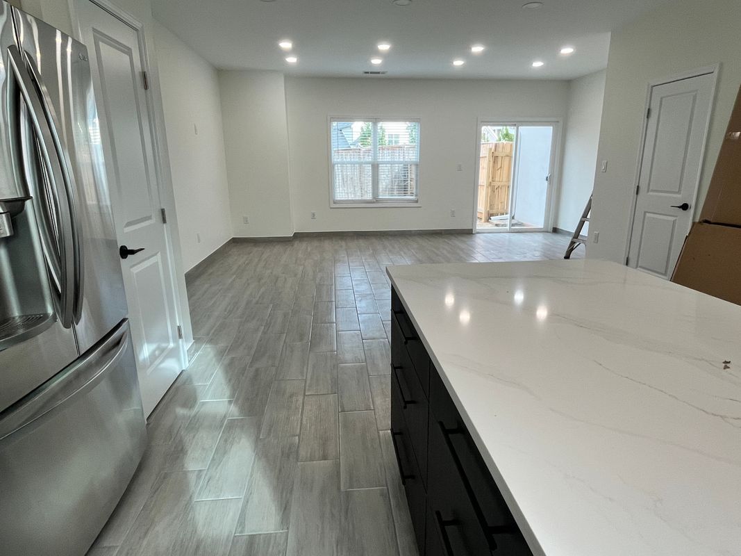 Building Photo - 4500 Kings Lake Dr