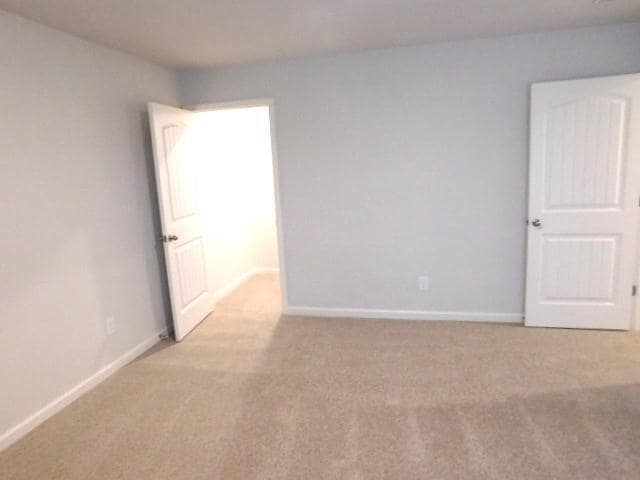 Building Photo - 2 Oakwood Hts Rd