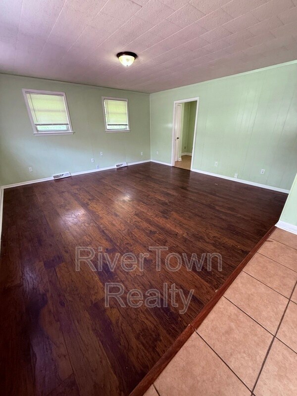 Building Photo - 4406 Ferndale Rd