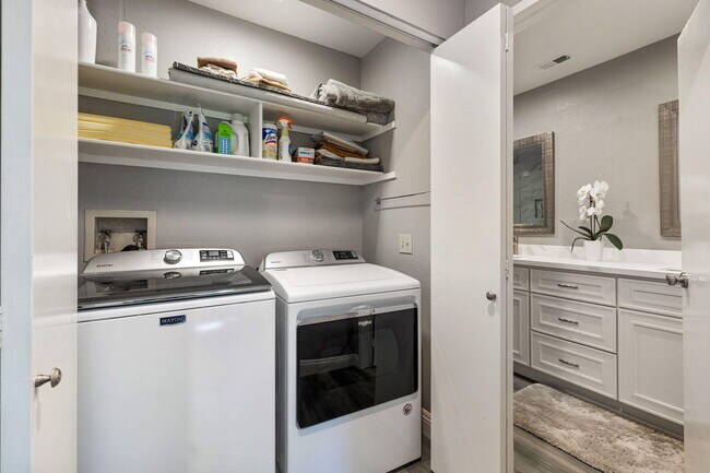 Building Photo - 54575 Shoal Creek