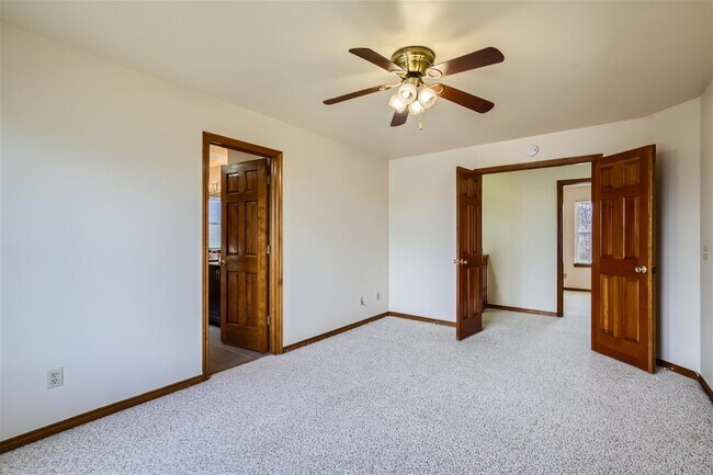 Building Photo - Beautiful Home in Summer Valley!