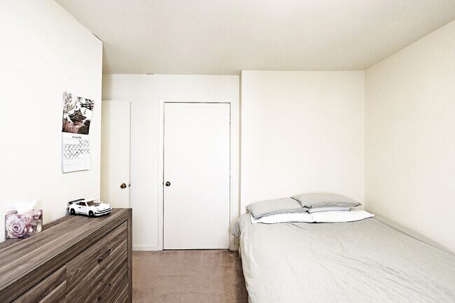 Building Photo - Pet-Friendly Duplex Near NGIC/DIA/NGA, CHO Airport, & Hollymead Town Center