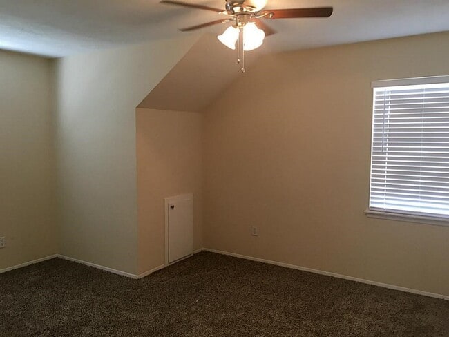 Building Photo - 5115 Tashkent Dr