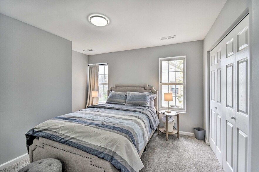 Building Photo - 740 W 31st St