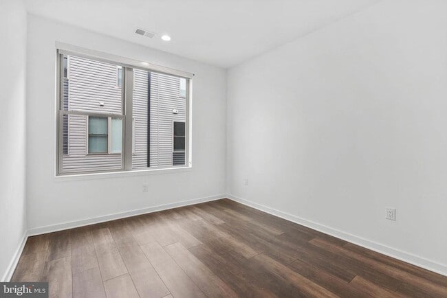 Building Photo - 3212 Evergreen Walk