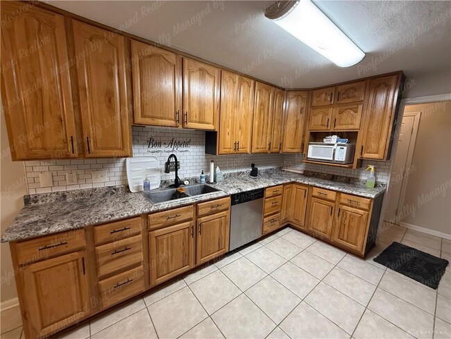 Building Photo - 217 Wolf Ave