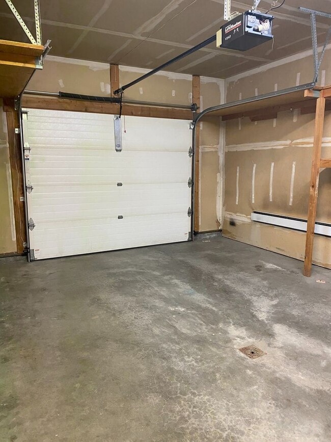 Building Photo - LONGTERM KENAI TOWNHOME
