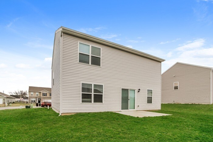 Building Photo - 902 3rd St